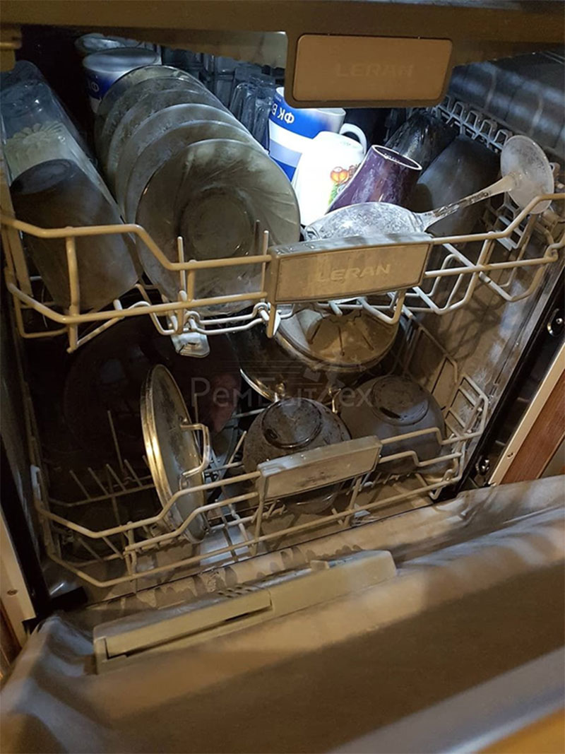 تعمیر جمع شدن آب کف ماشین ظرفشویی پاکشوما در تهران